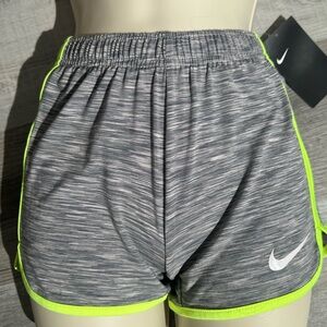 Kids 6x Lg NIKE shorts